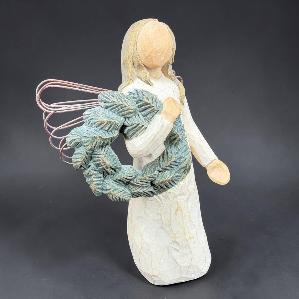 Willow Tree Angel of Winter Figurine 2001 Susan Lordi Demdaco Wreath 5.5 inch